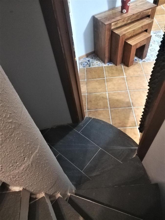 La Taverna Appartamento Scala A Chiocciola فولّونيكا المظهر الخارجي الصورة